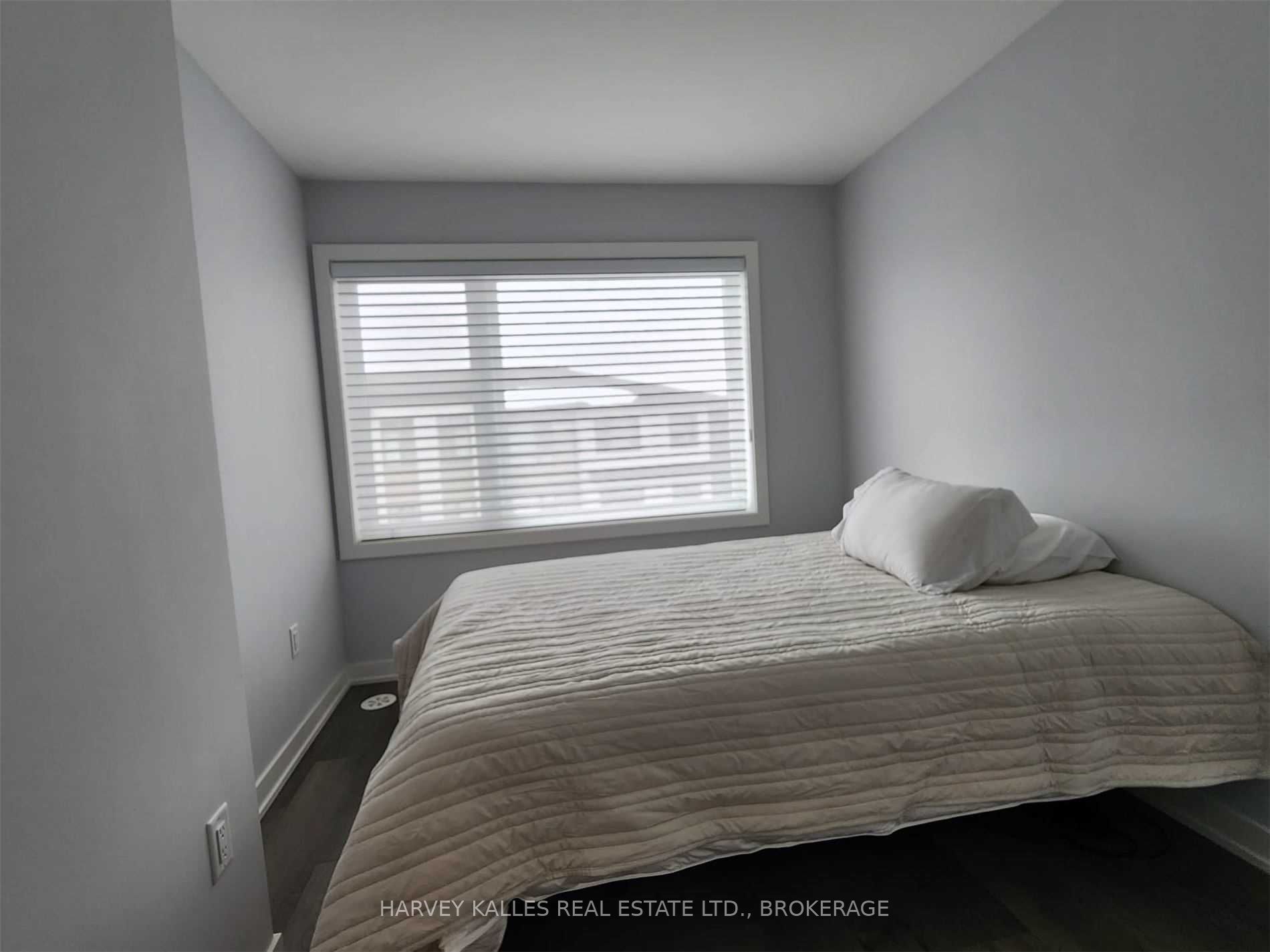 250 Finch Avenue 26