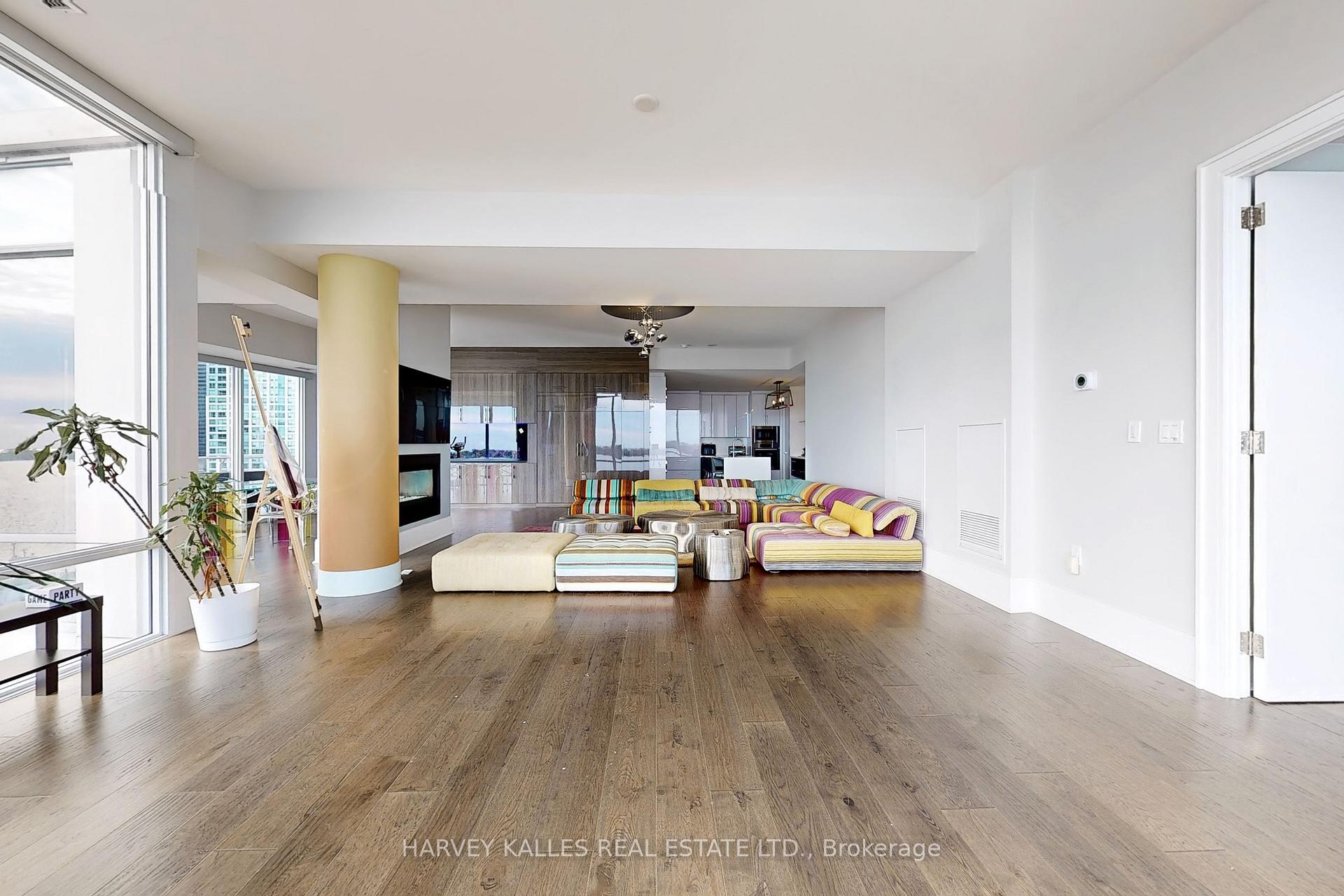 29 Queens Quay N/A E 1006
