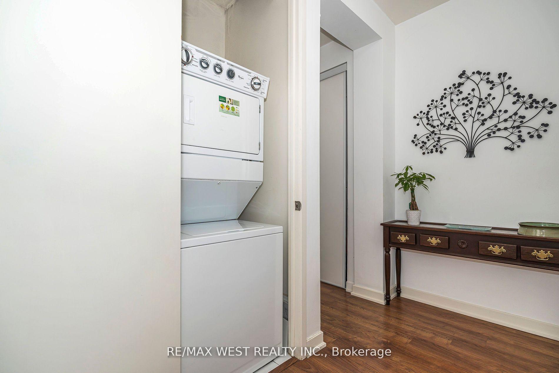 2 Bedrooms Condo at 380 Macpherson, Toronto For sale