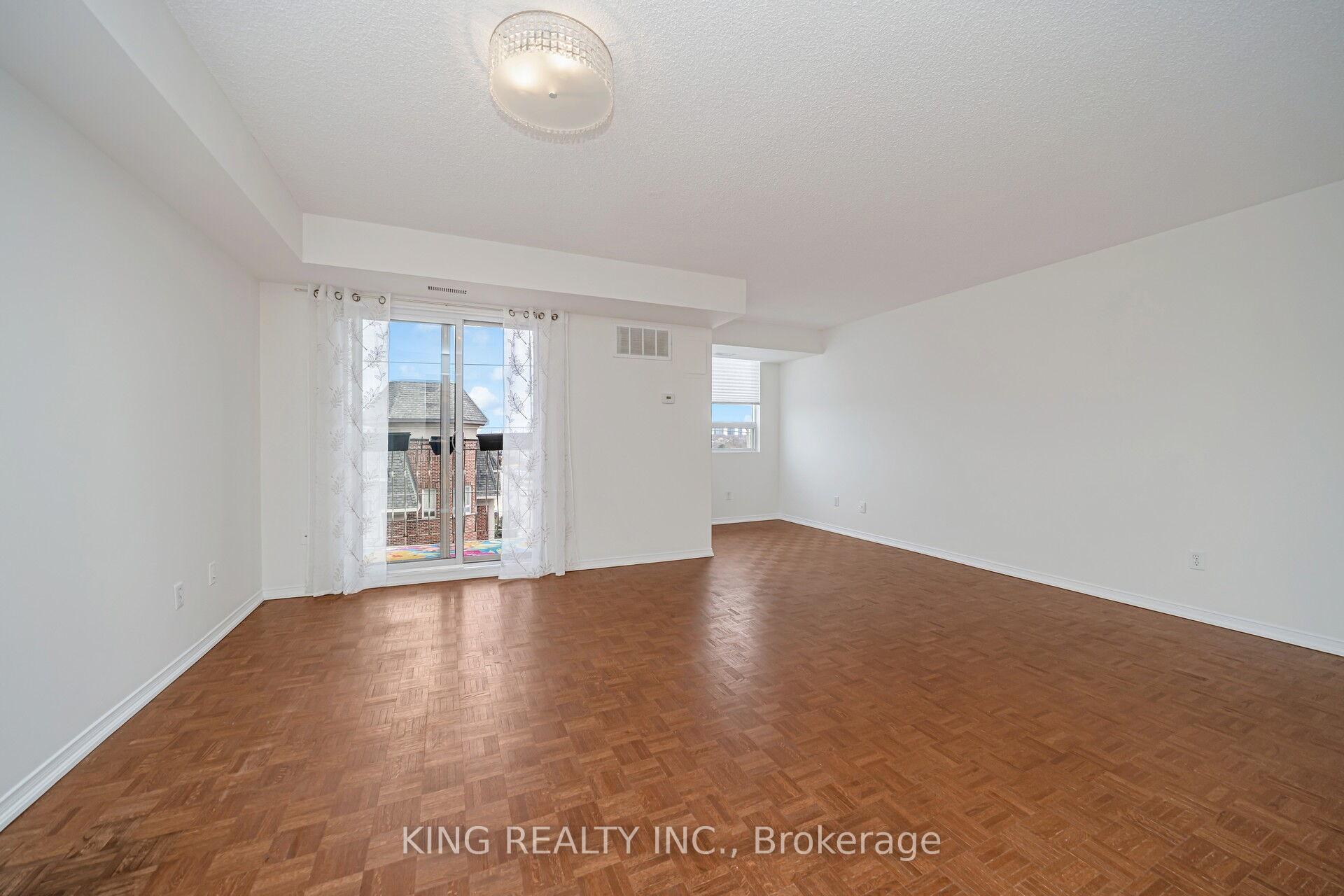 3 Bedrooms Condo at 32 Tannery,  Mississauga For sale