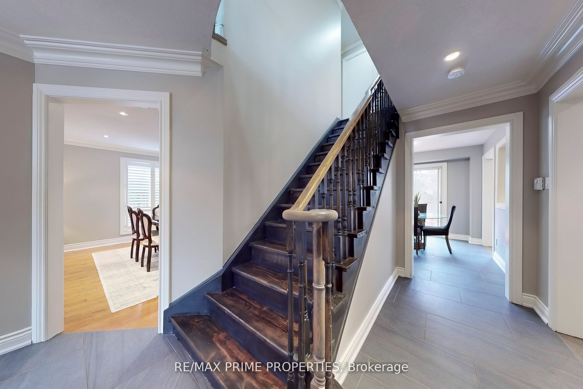 32 KENNETT Drive