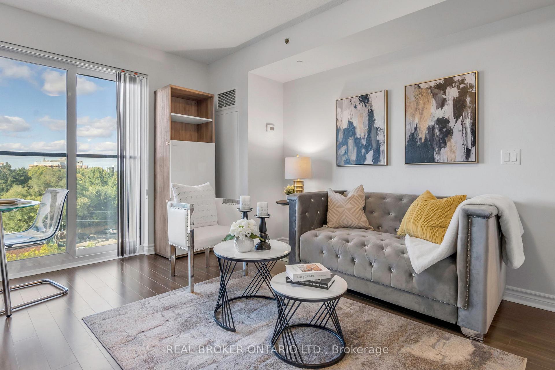 1 Bedroom Condo at 35 Saranac, Toronto For sale