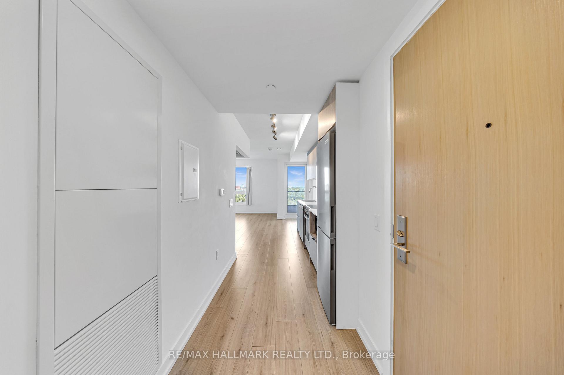 2 Bedrooms Condo at 395 Bloor, Toronto For sale