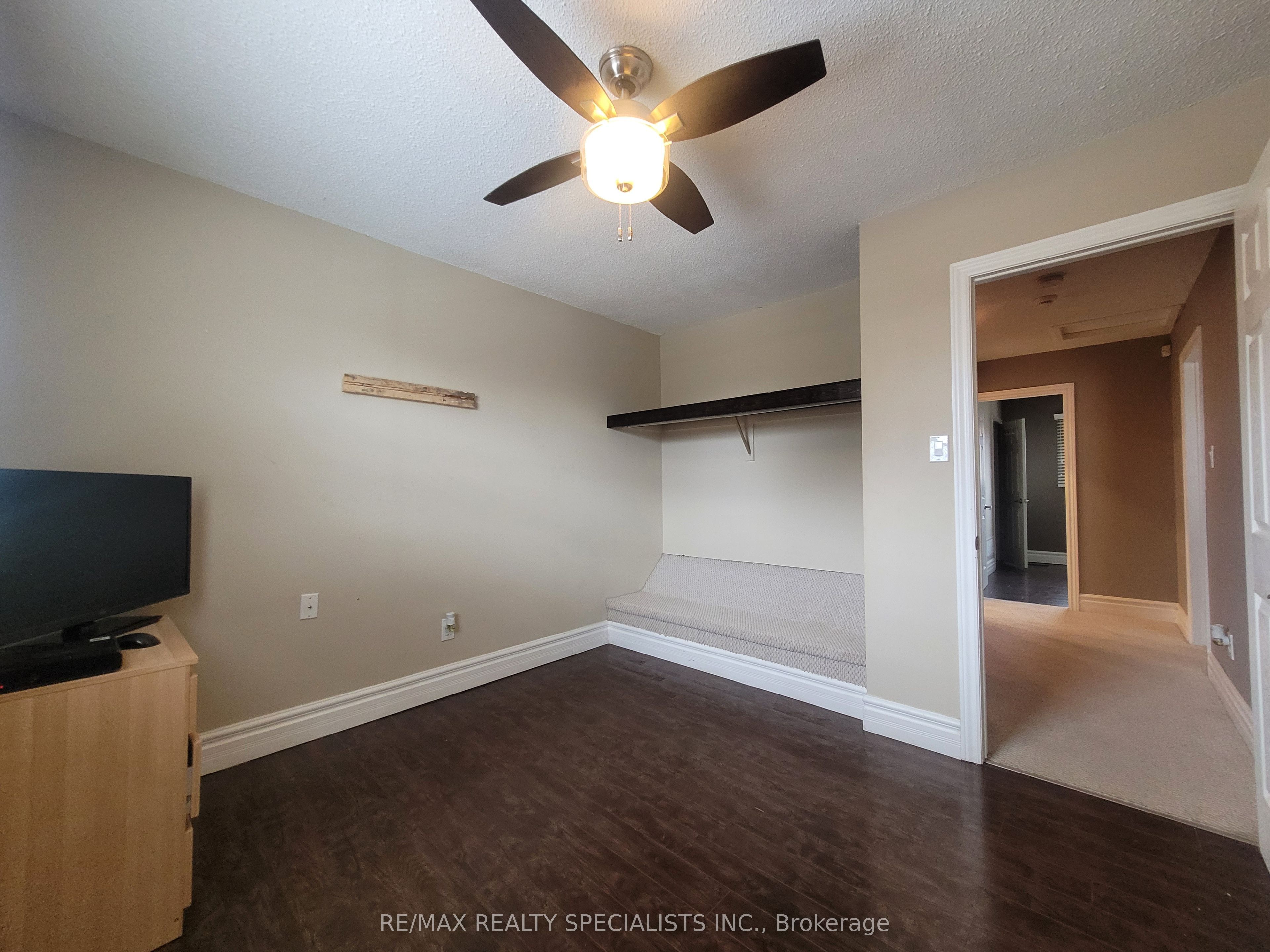 64 Willerton Close, #UPPER