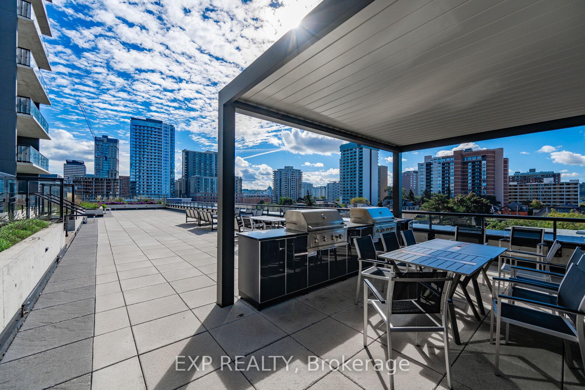 2 Bedrooms Condo at 15 Queen, Hamilton For sale