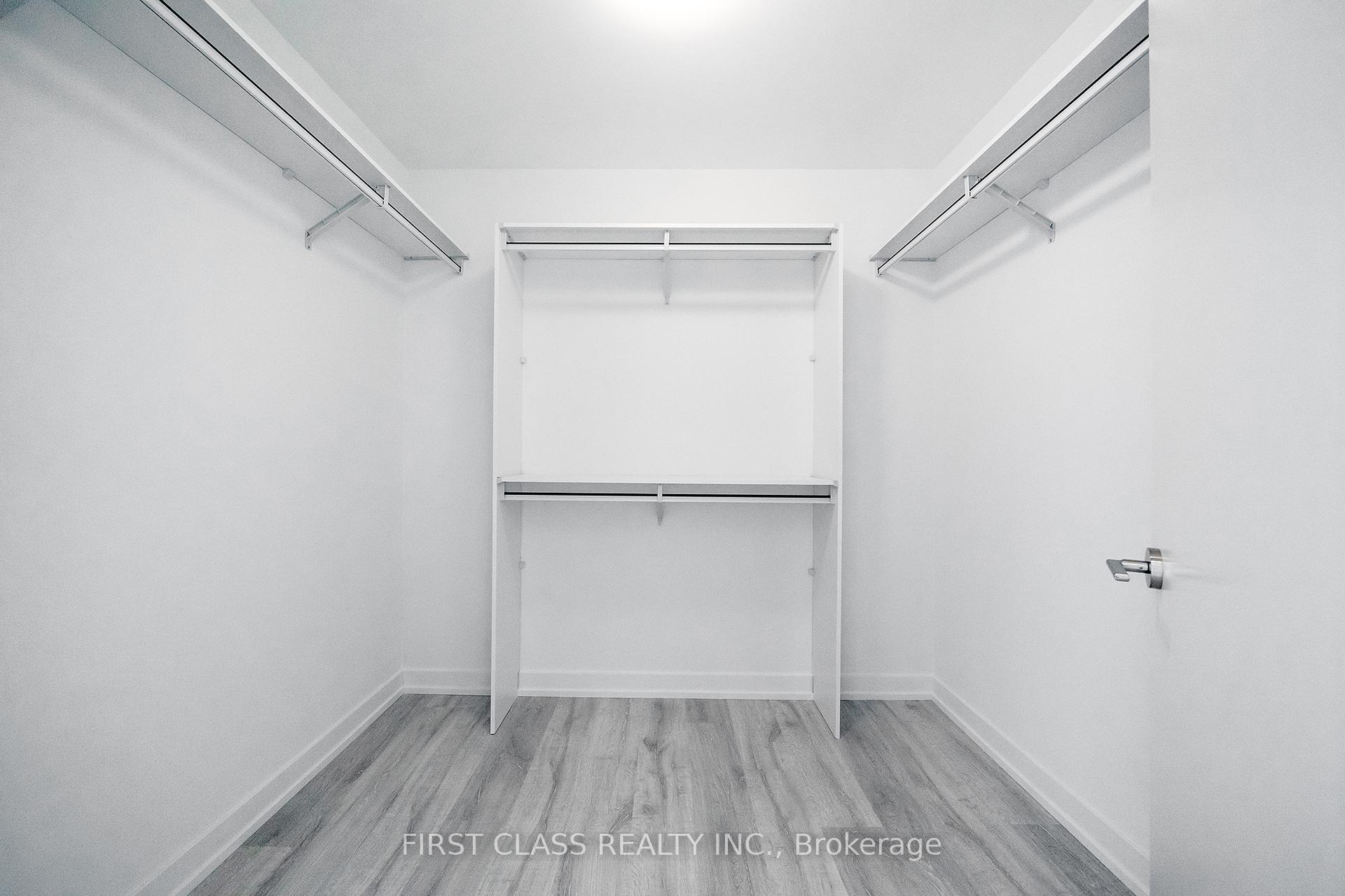 3 Bedrooms Condo at 8 Olympic Gdn, Toronto For sale