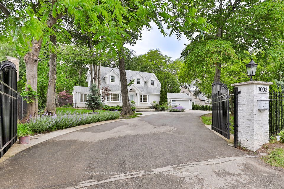 1003 Lakeshore