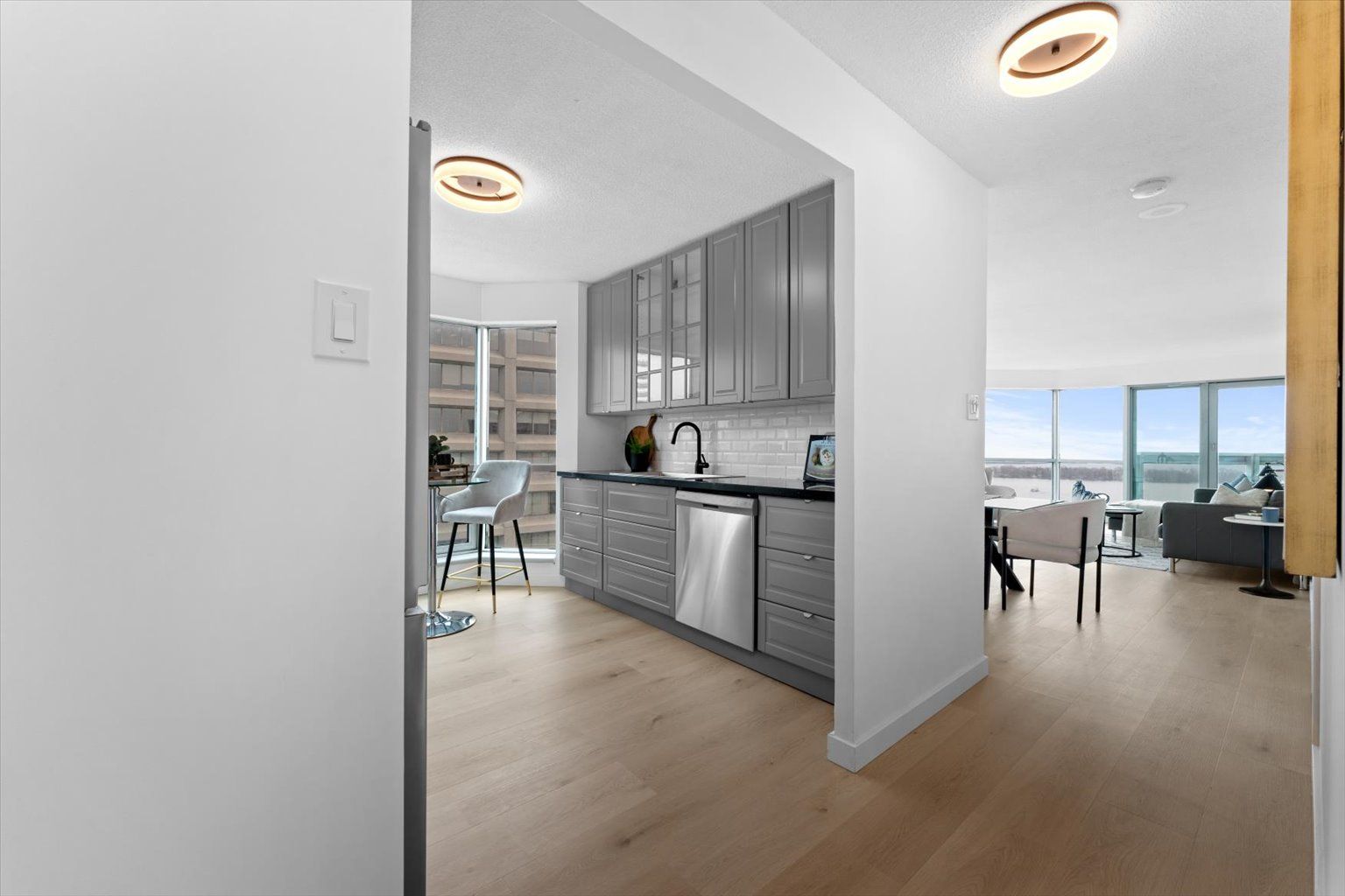 10 Yonge Street 3211