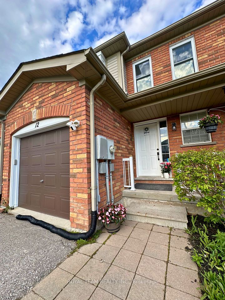 12 Crittenden Drive, Georgina, ON L4P 4E7