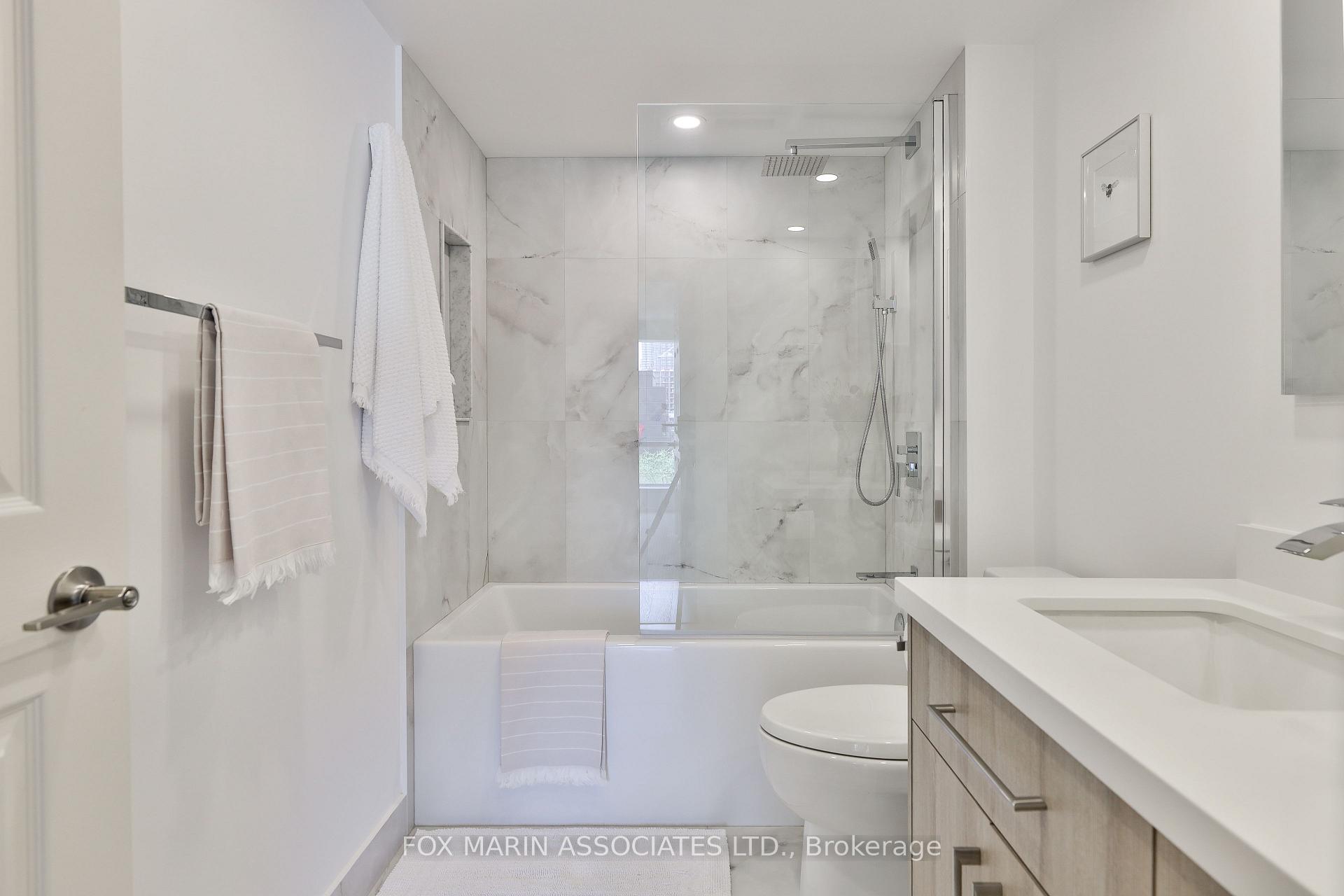 2 Bedrooms Condo at 701 King, Toronto For sale