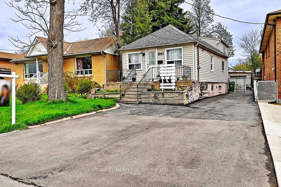 1045 East