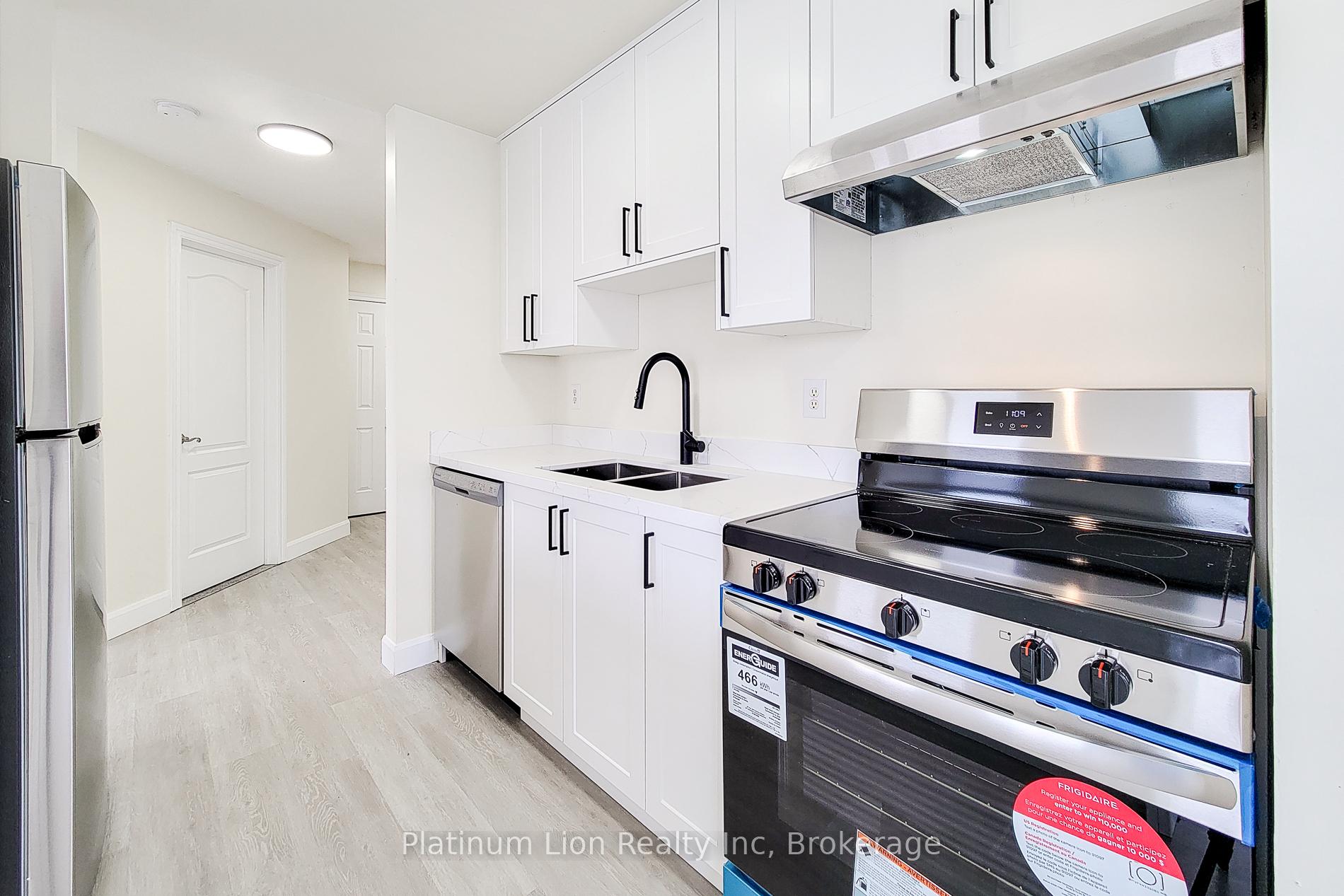 2 Bedrooms Condo at 135 James,  Hamilton For sale
