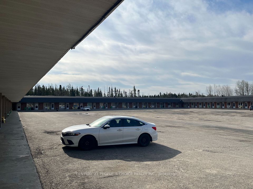 50 - 52 Highway 11, Cochrane, ON P0L 1C0