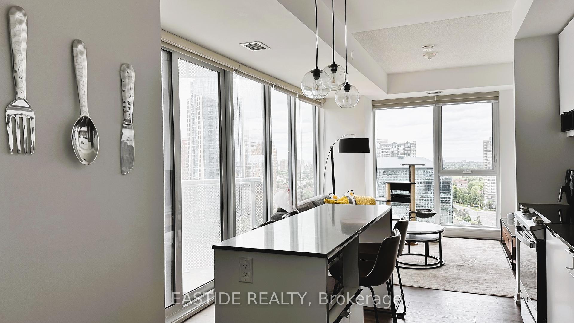 3 Bedrooms Condo at 4065 Confederation, Mississauga For sale