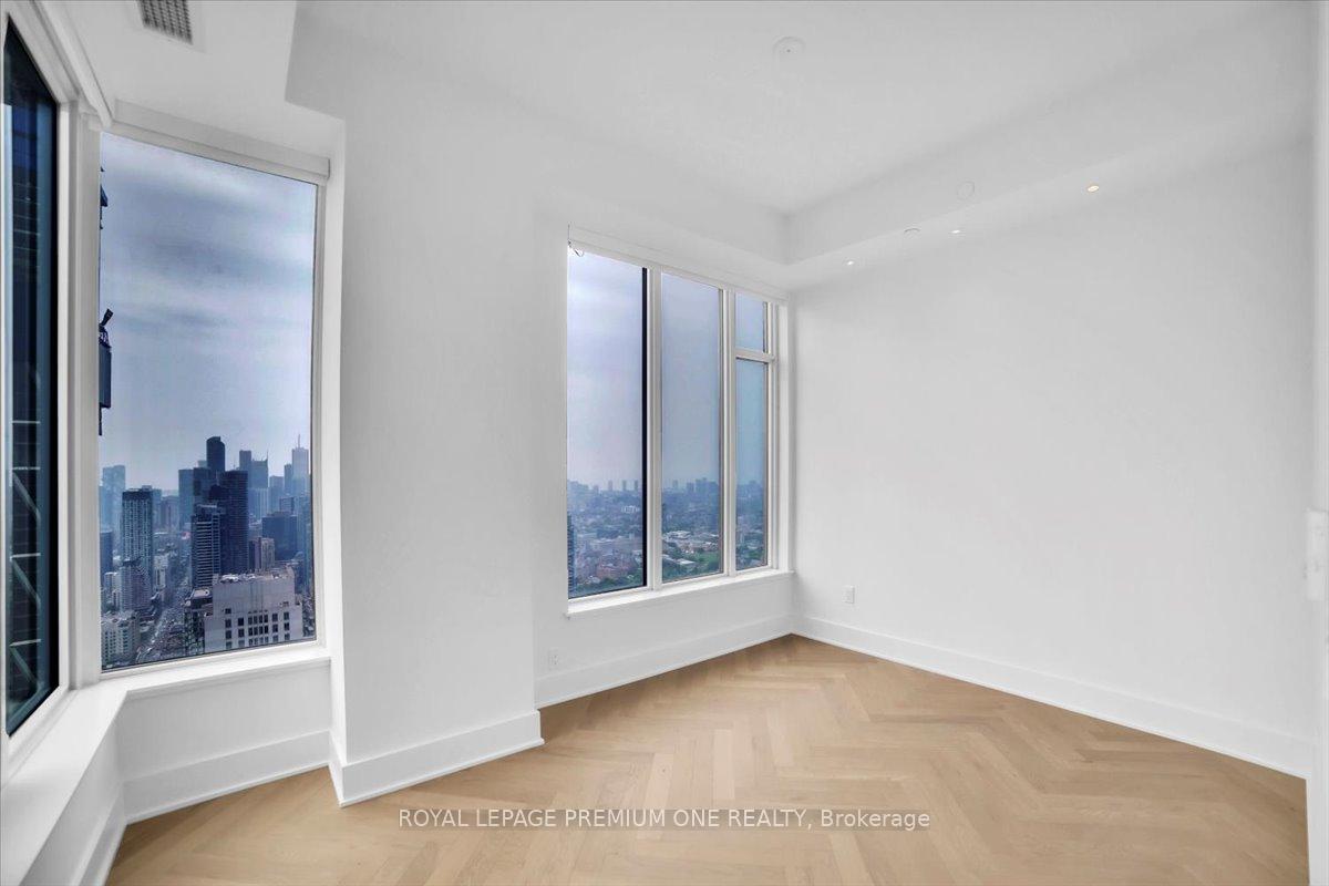 2 Bedrooms Condo at 11 Yorkville, Toronto For sale