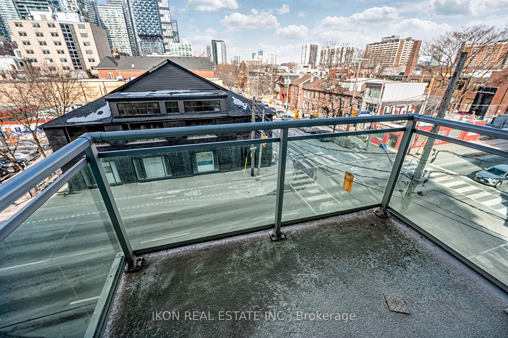 3 Bedrooms Condo at 116 George, Toronto For sale