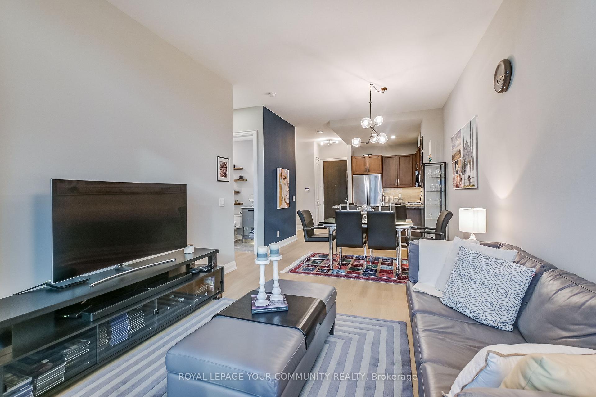 2 Bedrooms Condo at 11 Bronte,  Oakville For sale