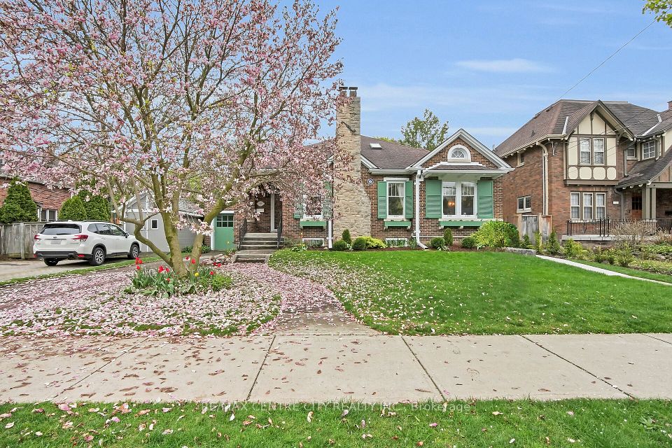 329 Victoria