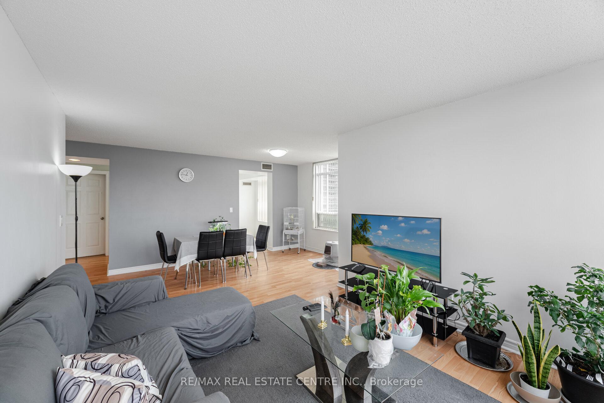 2 Bedrooms Condo at 710 Humberwood, Toronto For sale