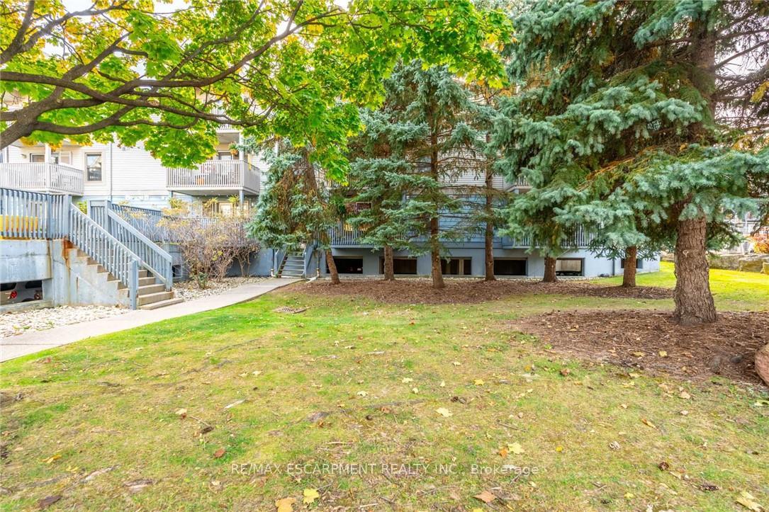 1 Bedroom Condo at 2010 Cleaver,  Burlington For sale
