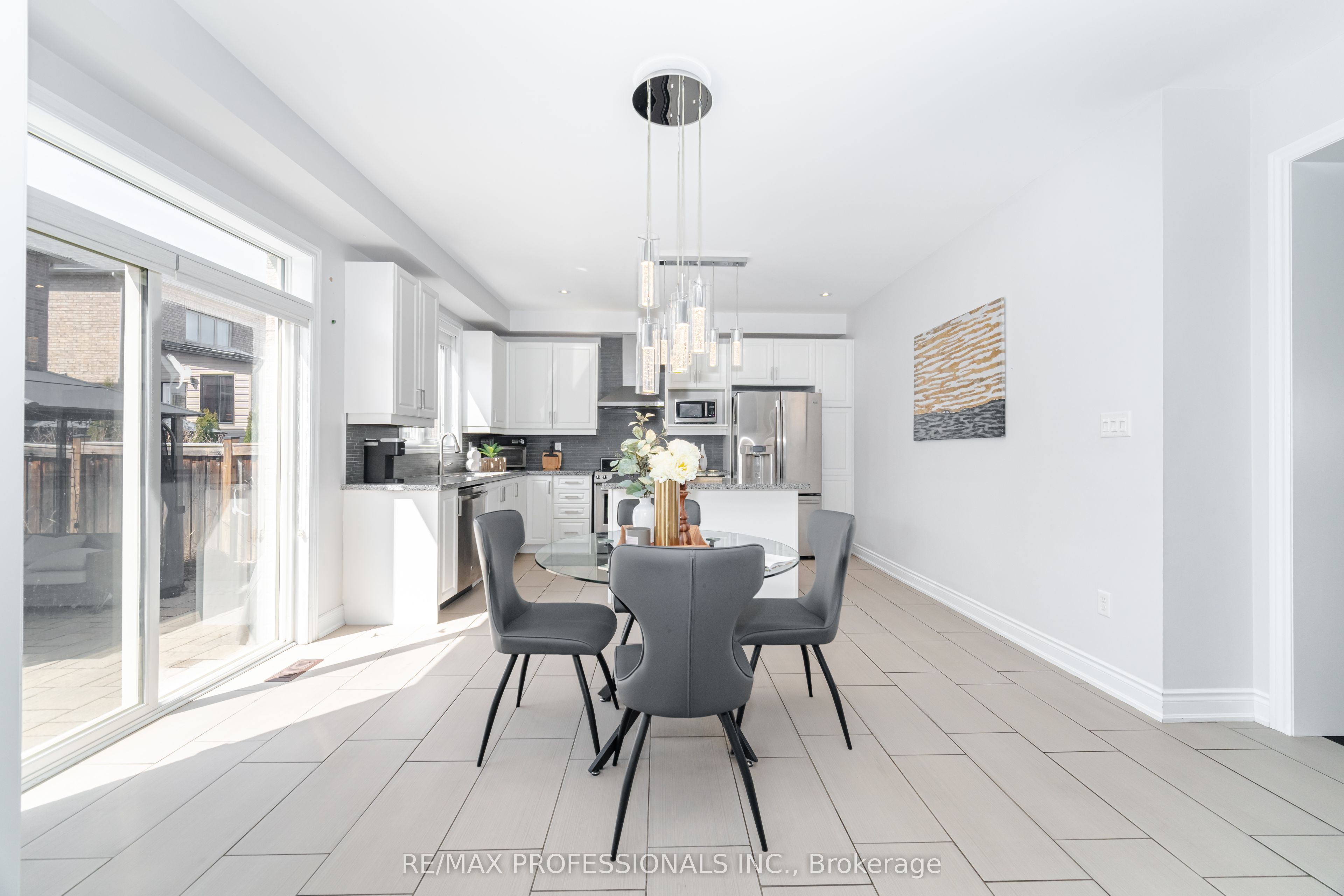 35 Lampman Crescent