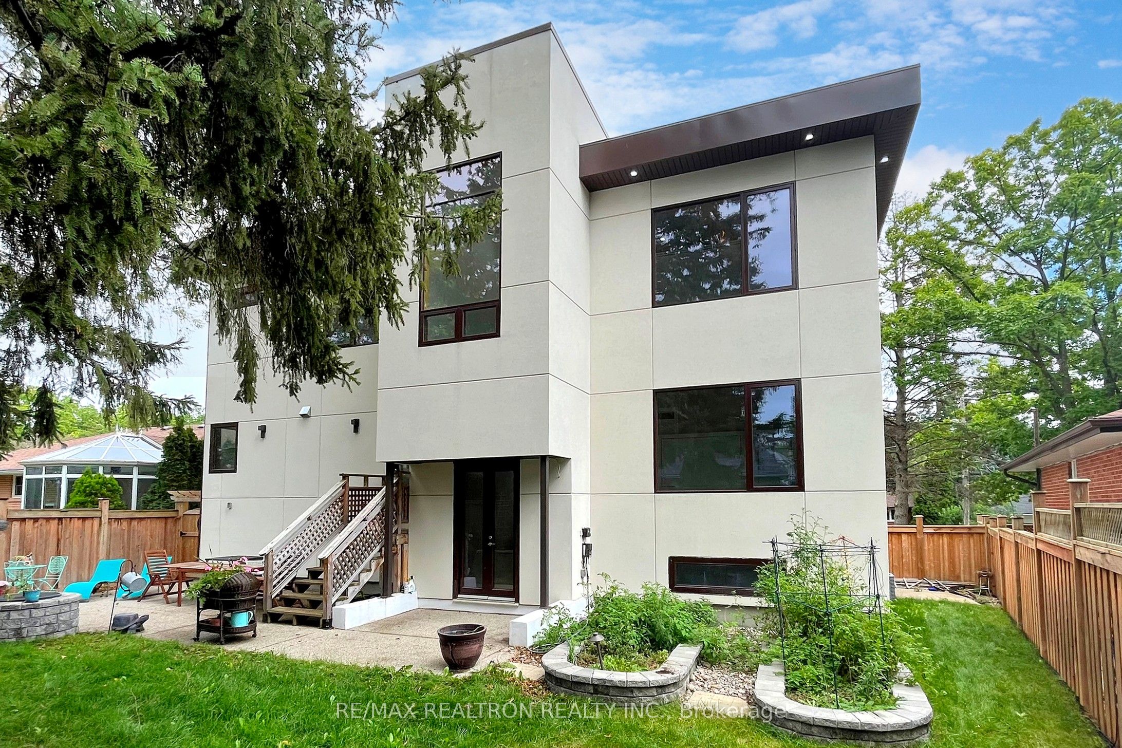 74 Leisure Lane