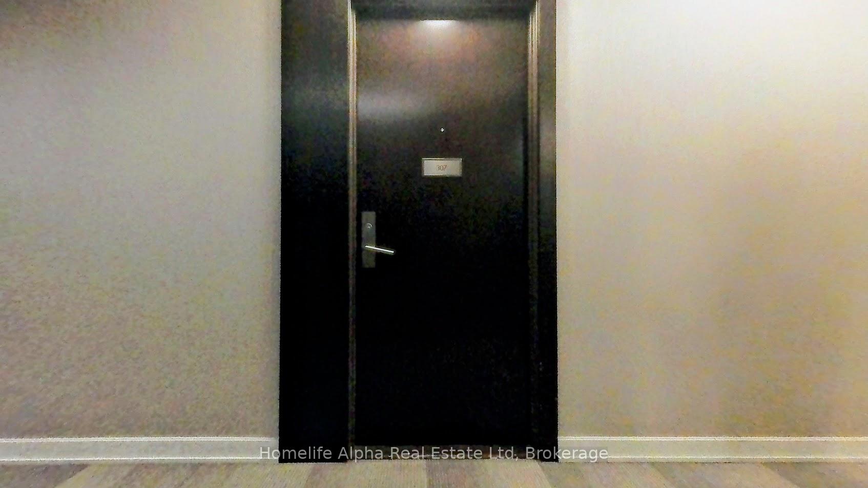 2 Bedrooms Condo at 60 Absolute, Mississauga For sale