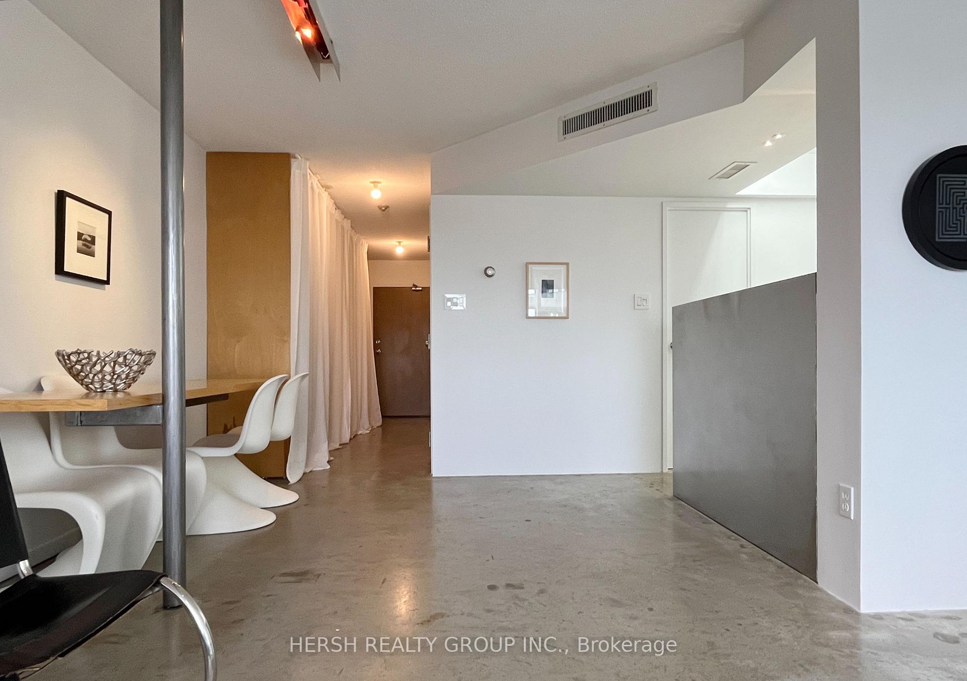 1 Bedroom Condo at 1001 Bay,  Toronto For sale