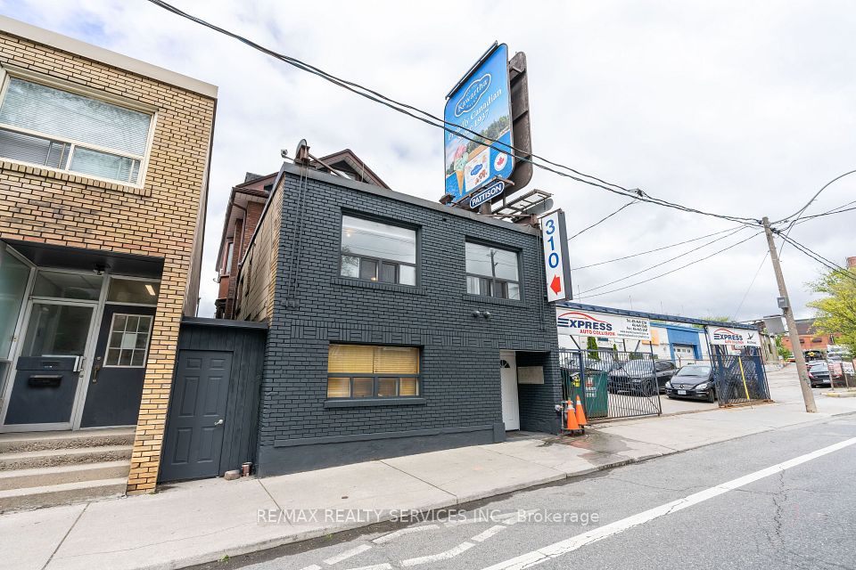 306 Greenwood