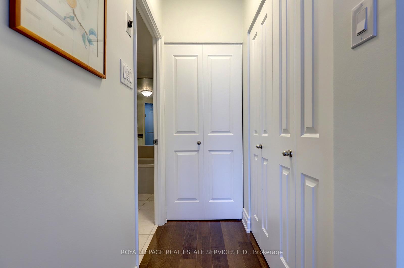 2 Bedrooms Condo at 2190 Lakeshore, Burlington For sale