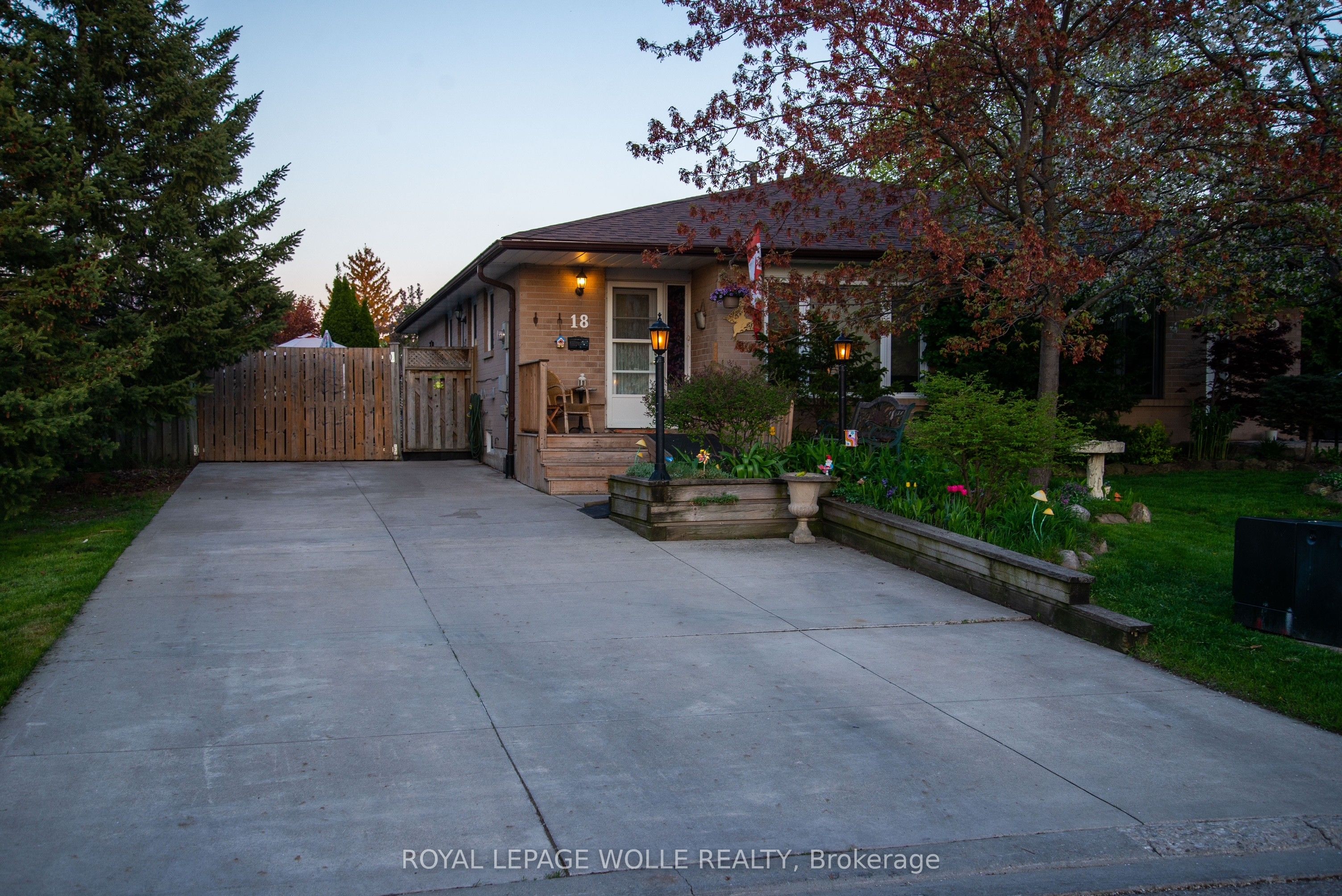 18 Gulliver Crescent