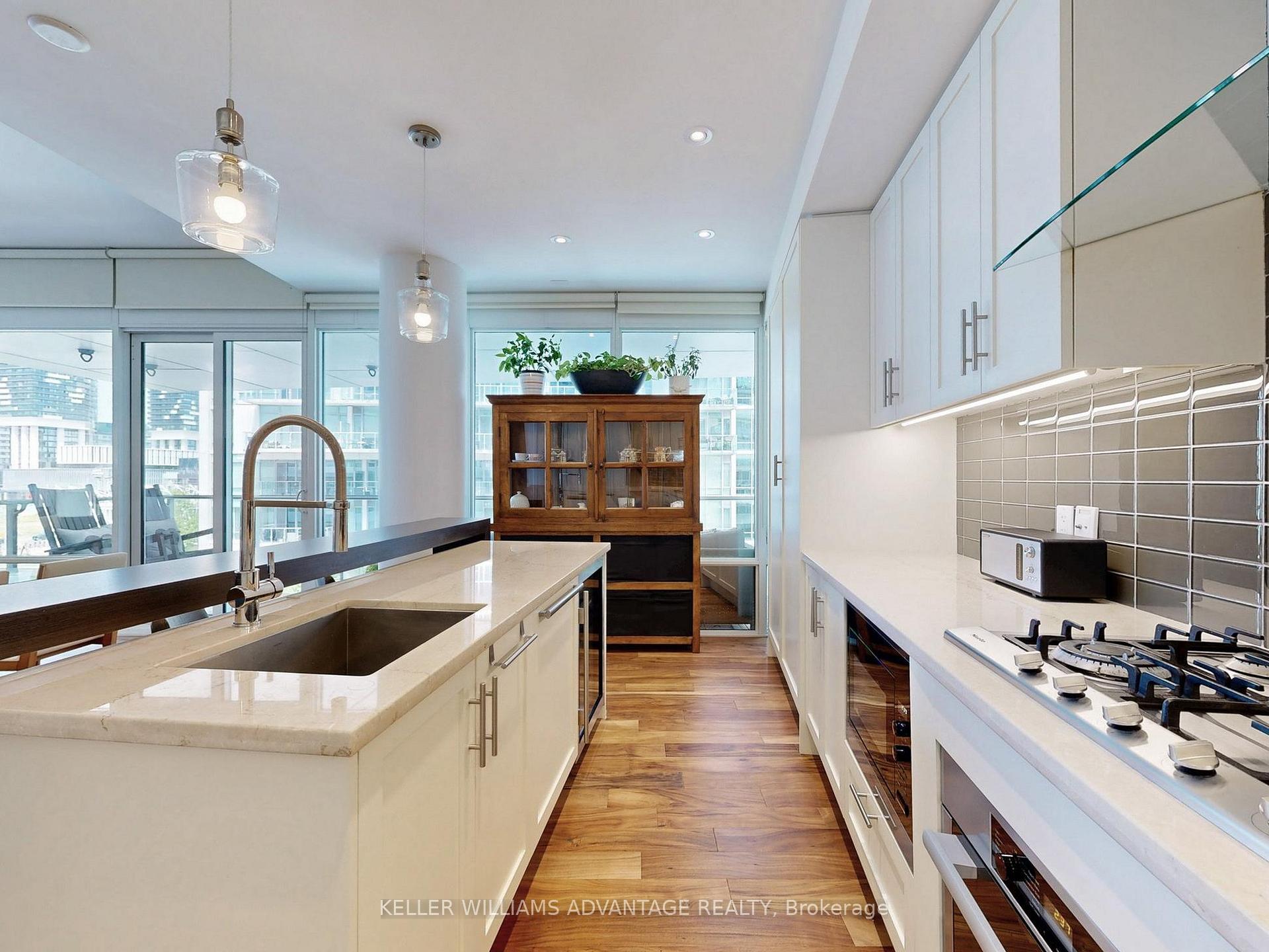 2 Bedrooms Condo at 29 Queens, Toronto For sale