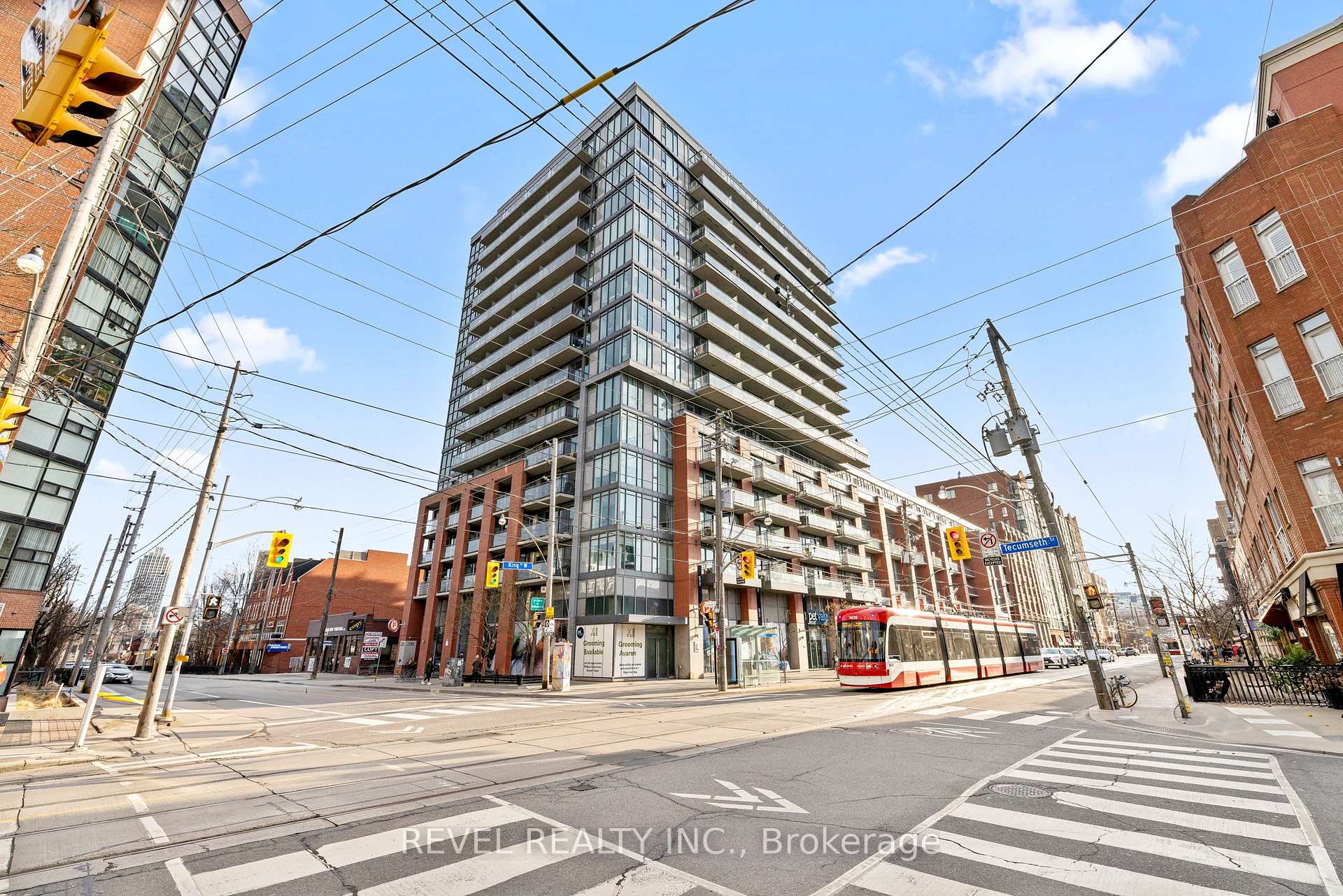 2 Bedrooms Condo at 78 Tecumseth, Toronto For sale