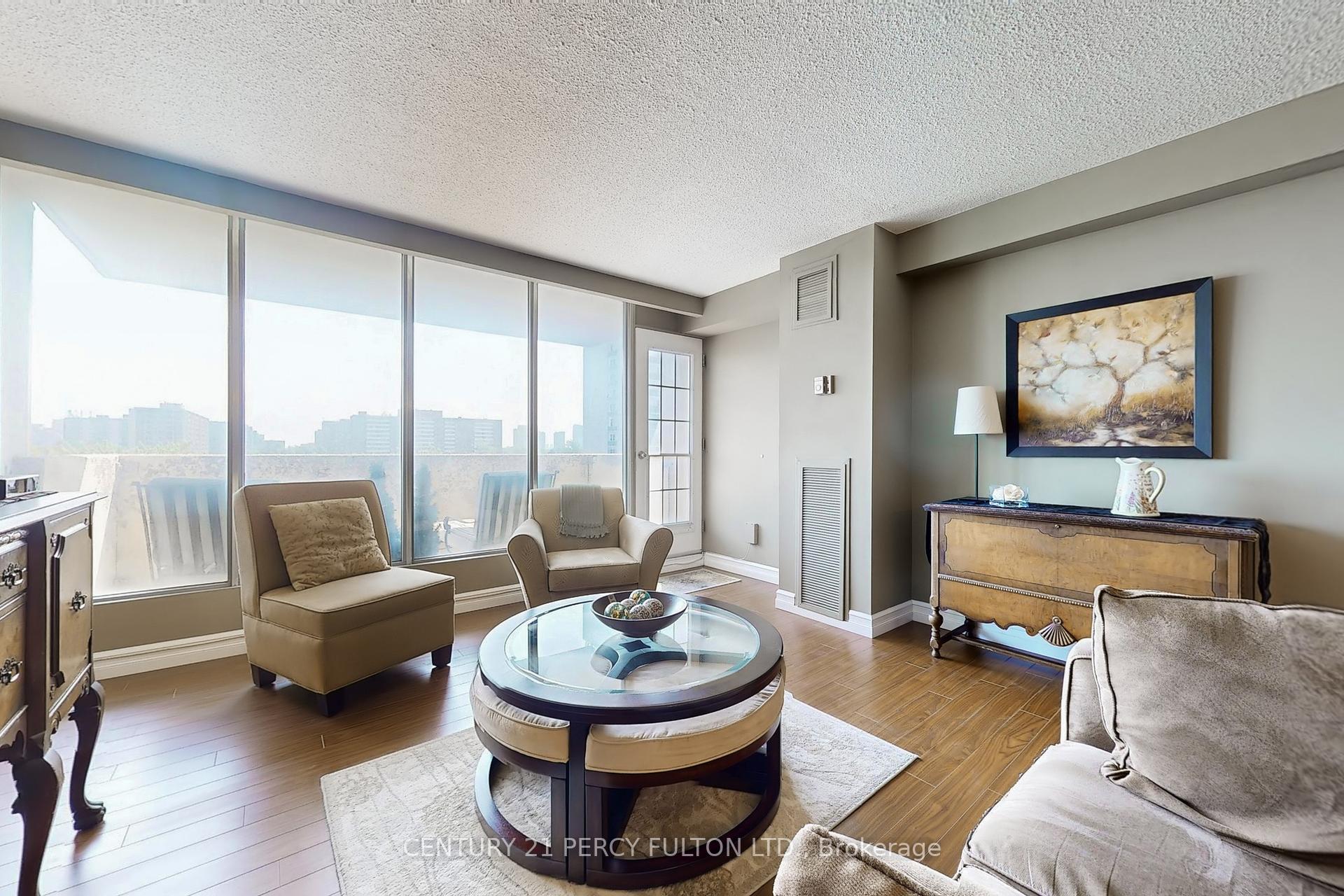 2 Bedrooms Condo at 40 Bay Mills, Toronto For sale