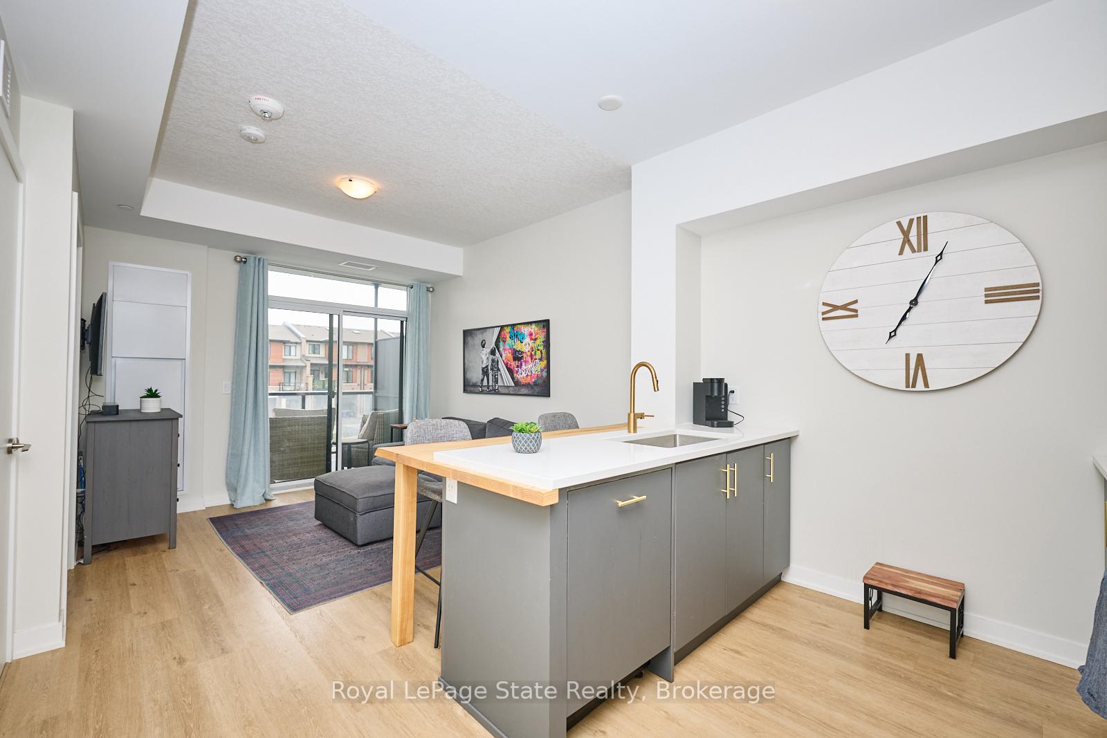 1 Bedroom Condo at 600 North Service, Hamilton For sale