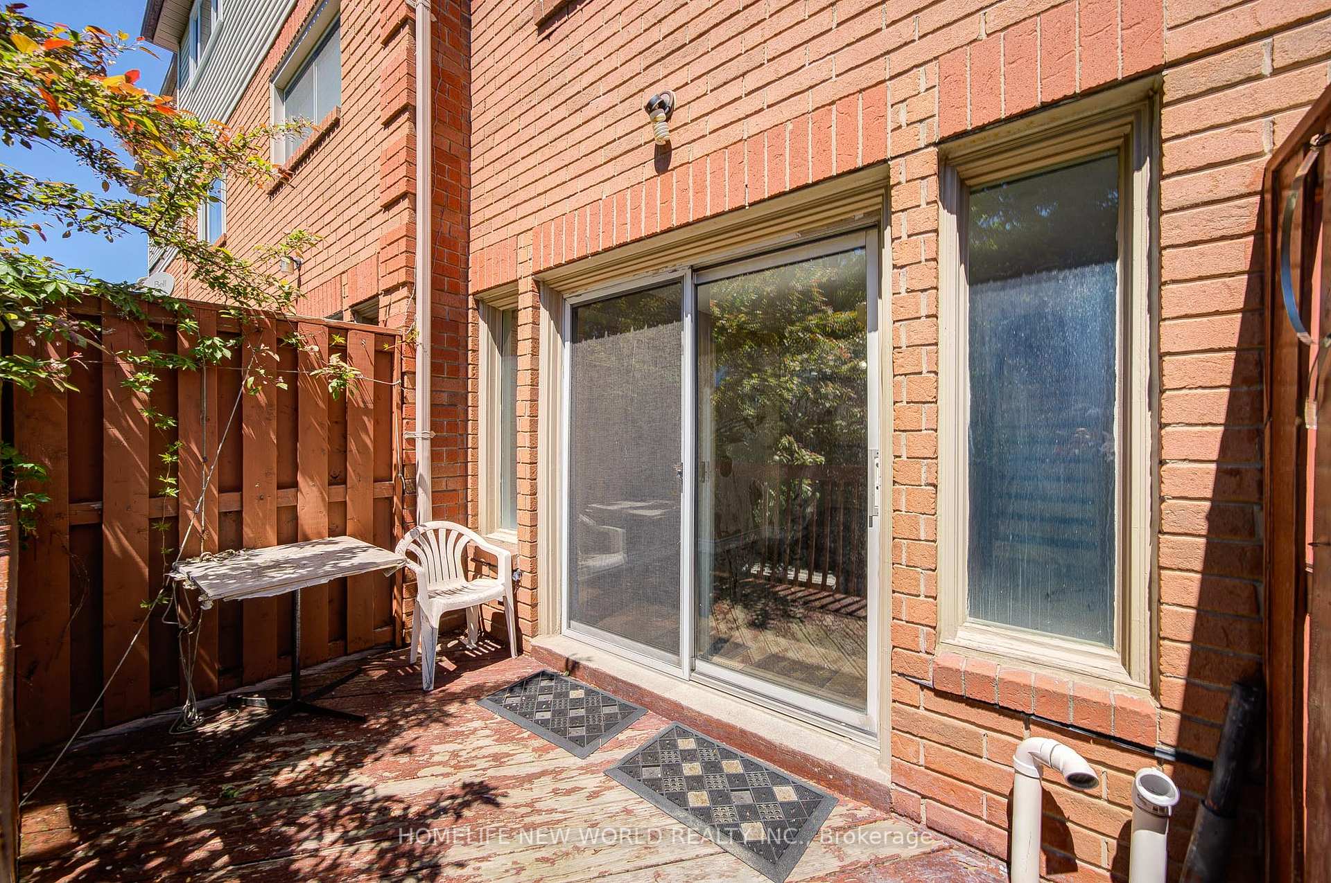 3 Bedrooms Condo at 3895 Doug Leavens, Mississauga For sale