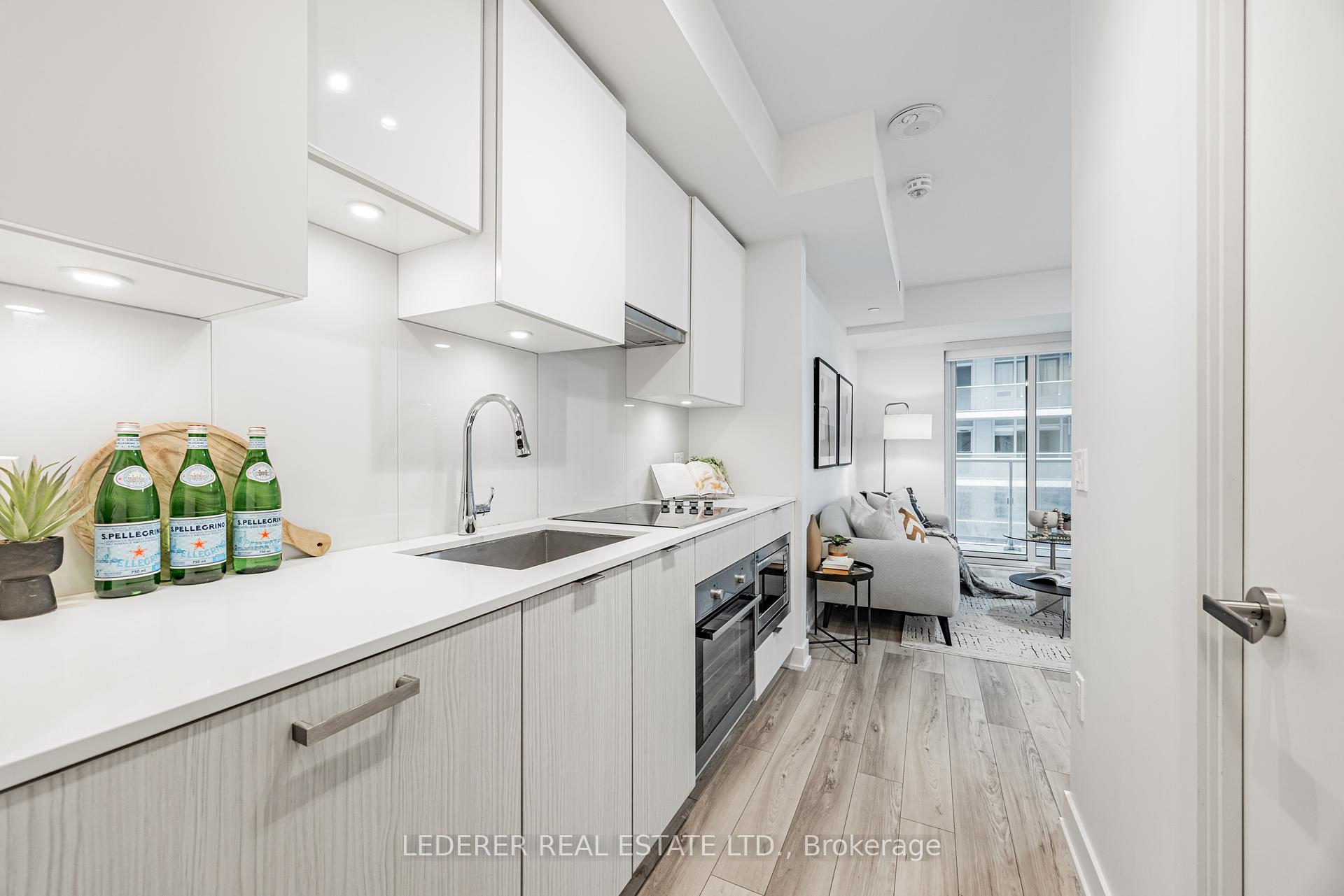 2 Bedrooms Condo at 195 Redpath, Toronto For sale