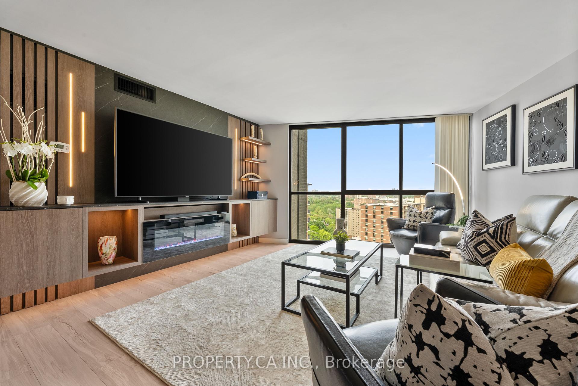 3 Bedrooms Condo at 40 Richview, Toronto For sale