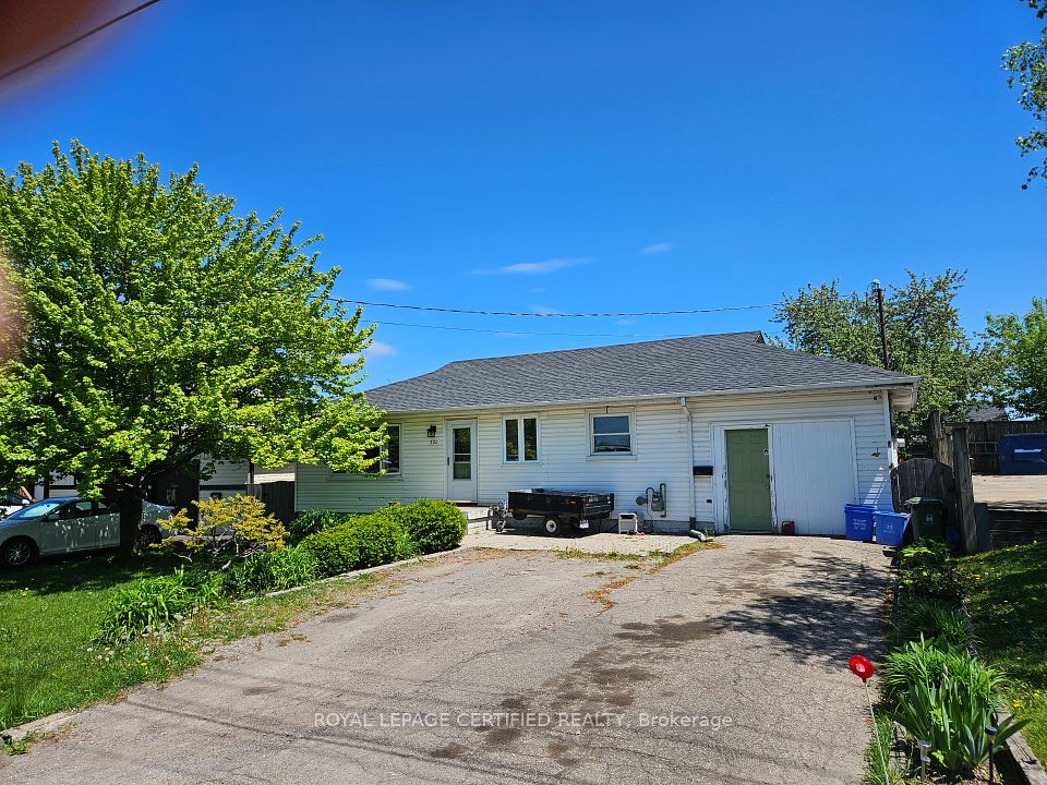 320 Dewitt