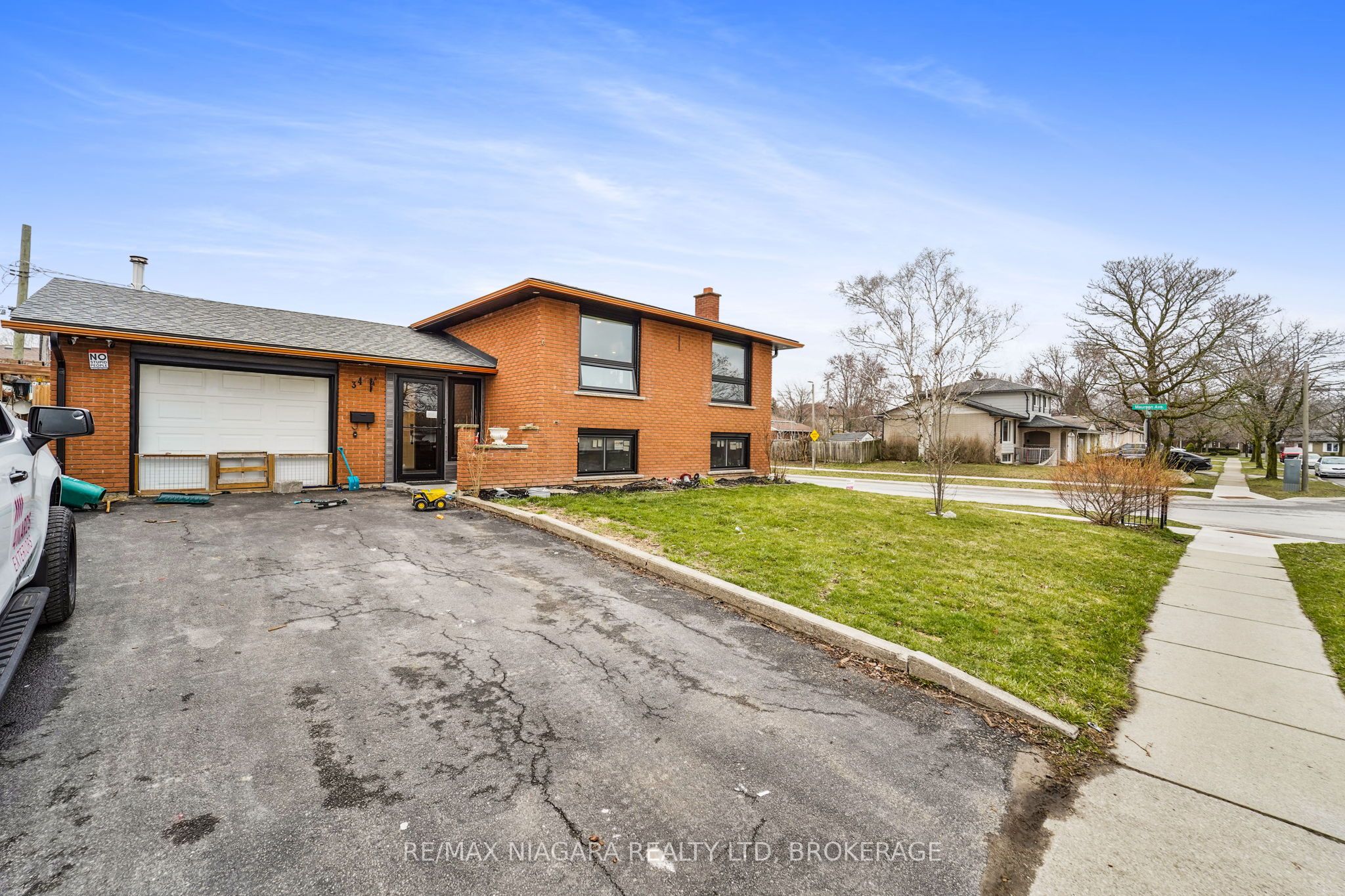 34 Westwood Crescent, Welland, ON L3C 4R3