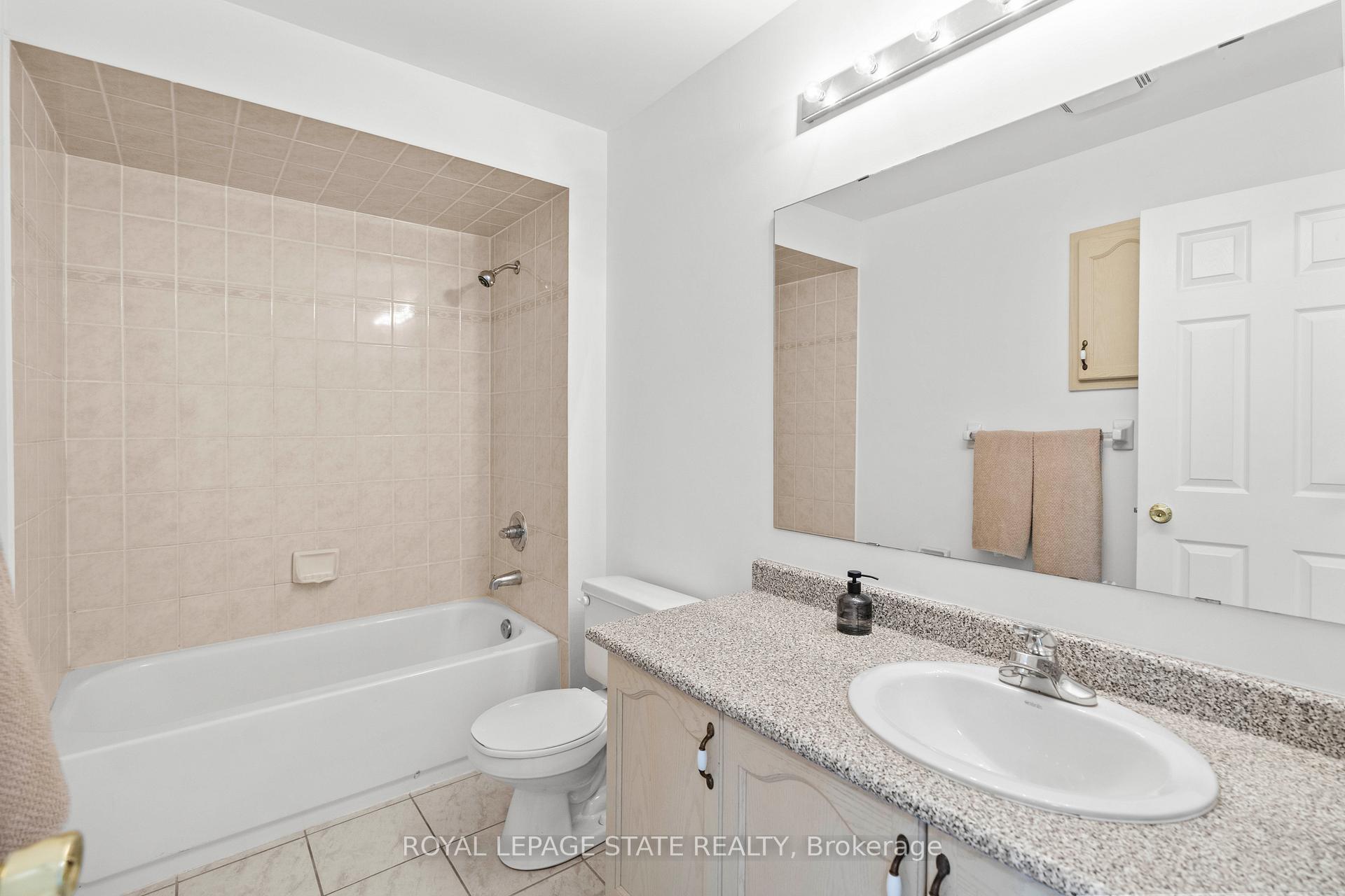 3 Bedrooms Condo at 5090 Fairview, Burlington For sale