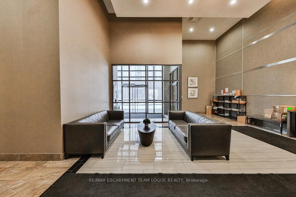 1 Bedroom Condo at 2490 Old Bronte,  Oakville For sale