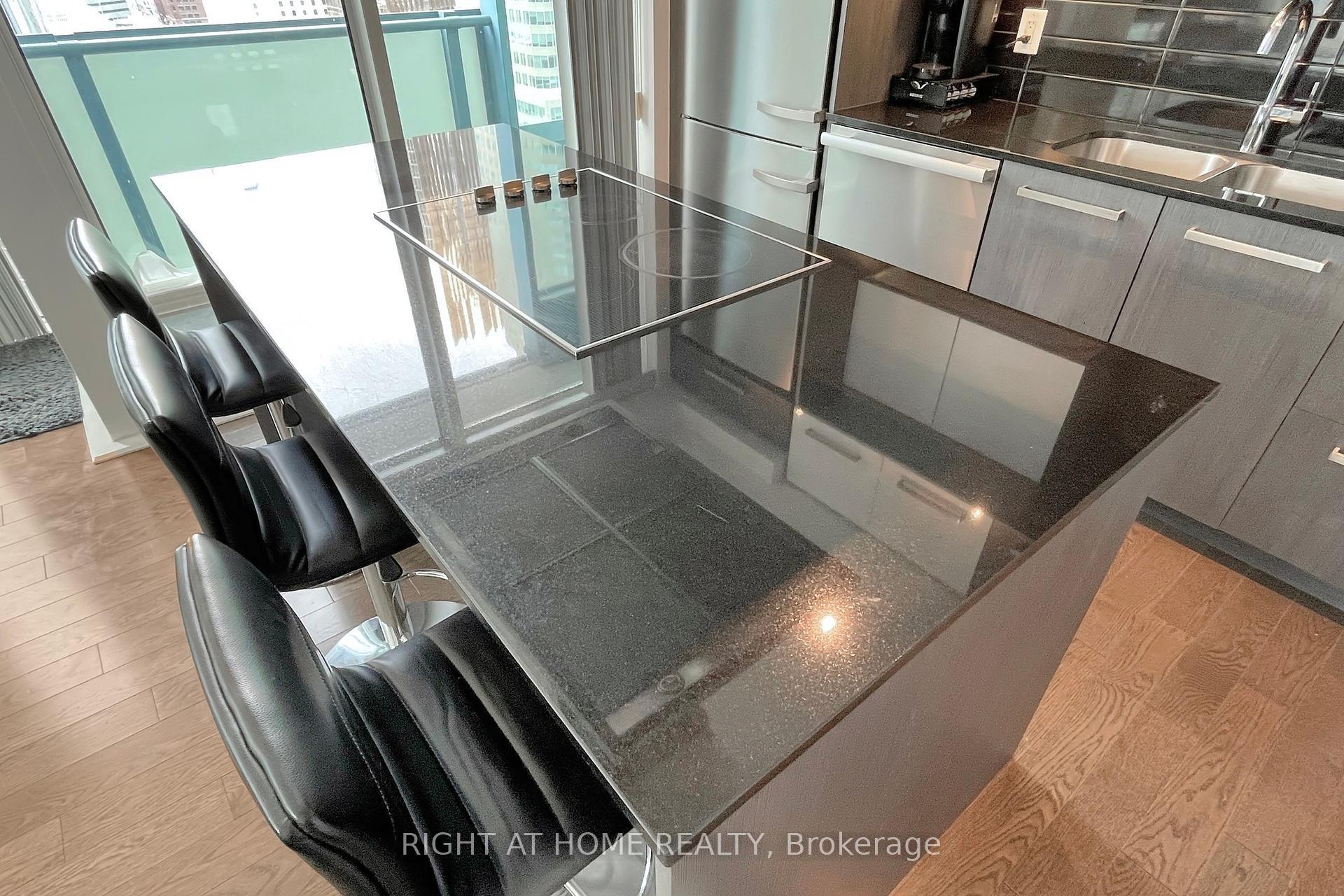 3 Bedrooms Condo at 8 The Esplanade, Toronto For sale