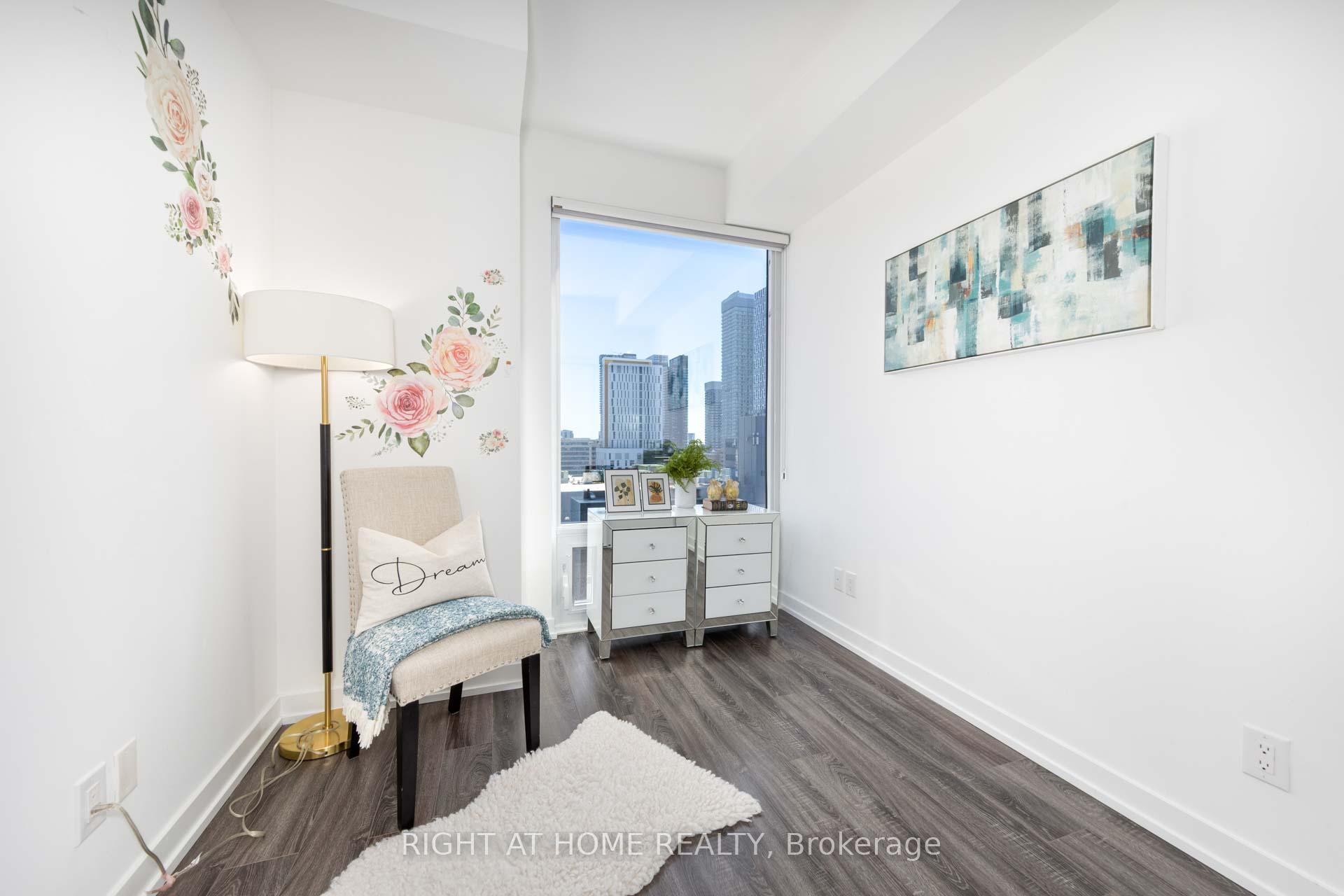 3 Bedrooms Condo at 20 Edward, Toronto For sale