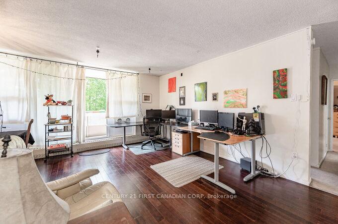 2 Bedrooms Condo at 1964 Main,  Hamilton For sale