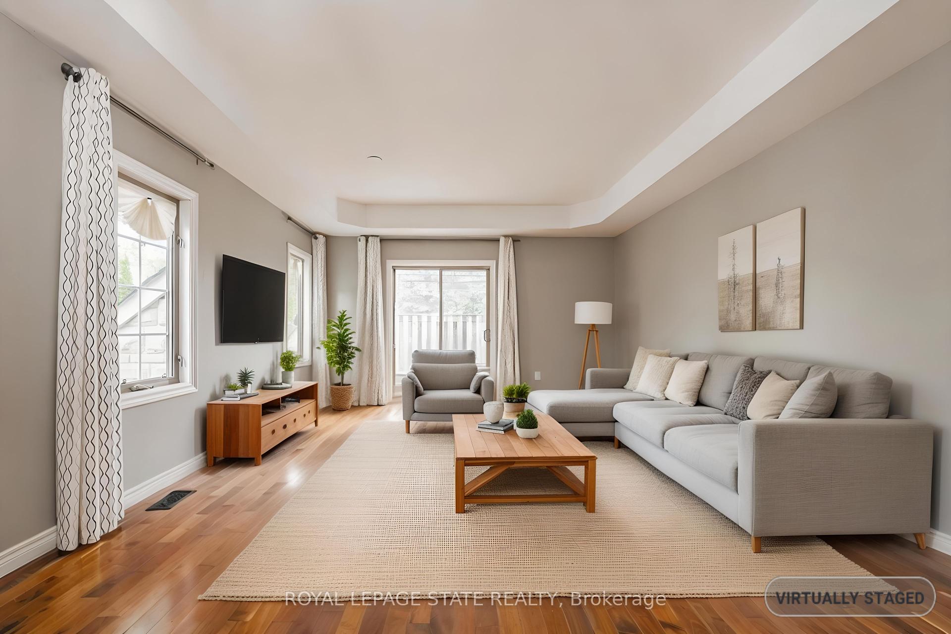 2 Bedrooms Condo at 130 Southbrook, Hamilton For sale