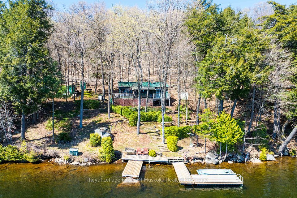 1002 Camp Lake