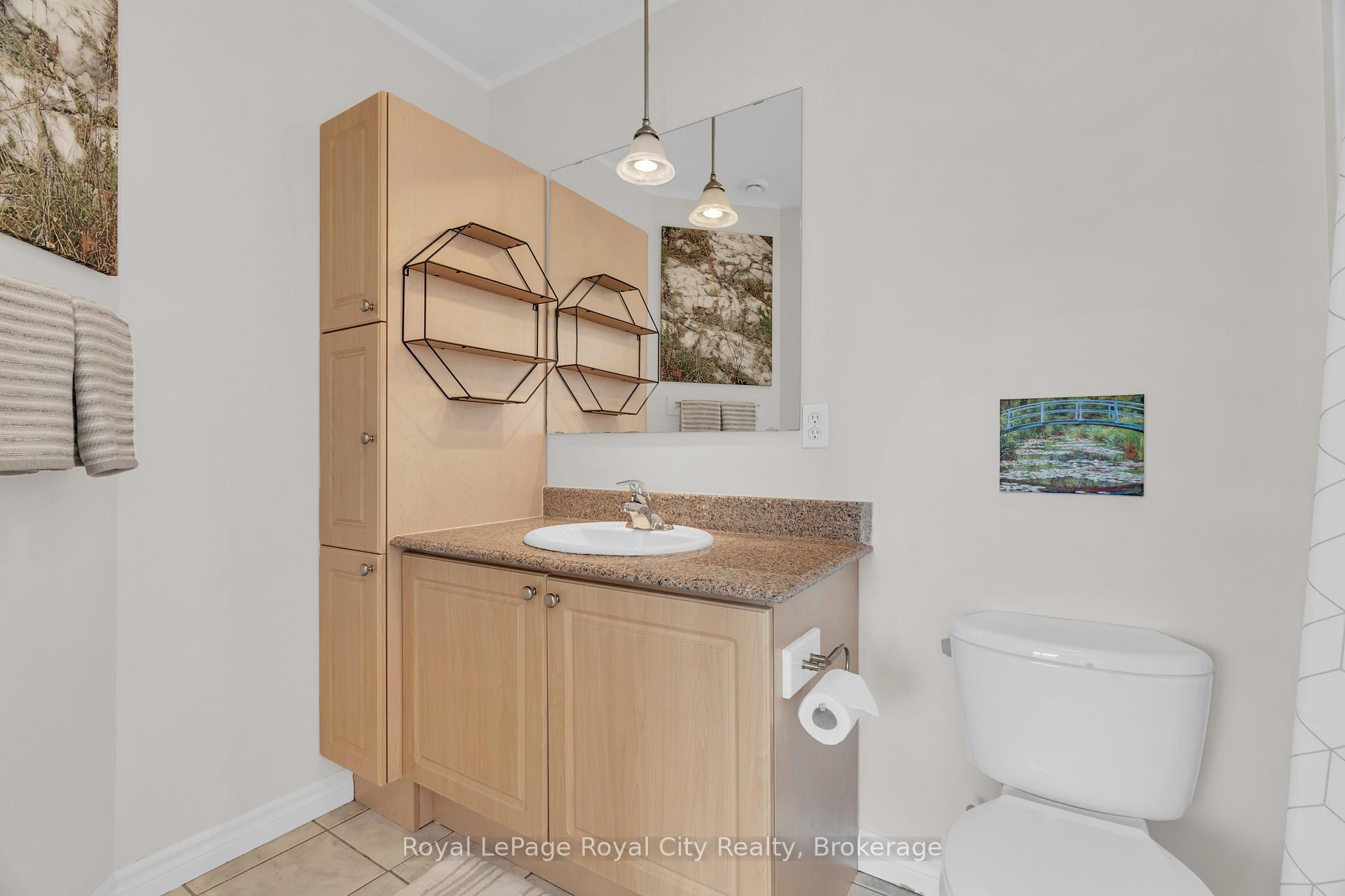 2 Bedrooms Condo at 135 James, Hamilton For sale