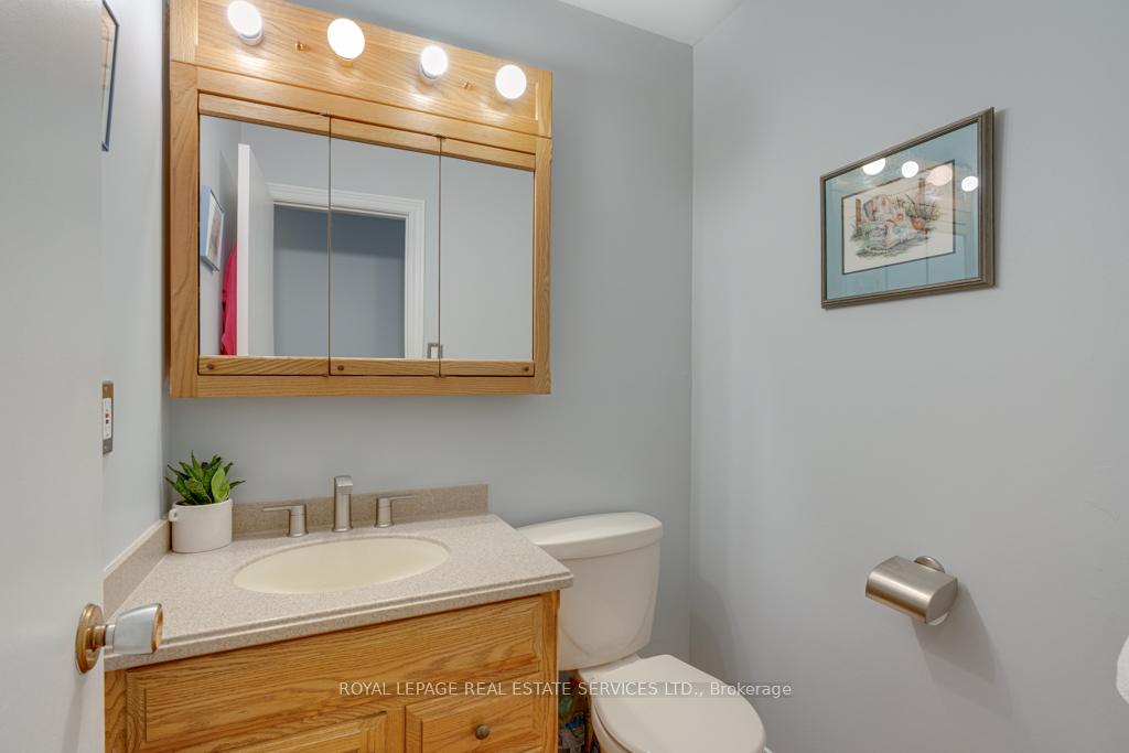 4 Bedrooms Condo at 584 Forestwood, Burlington For sale