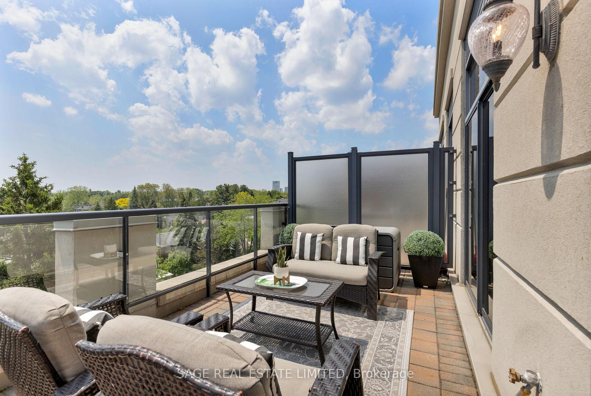 2 Bedrooms Condo at 25 Earlington, Toronto For sale